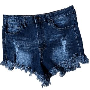 Cello jeans Distressed denim shorts Size Large